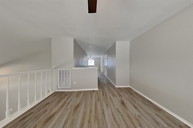 Building Photo - 16819 Kettle Creek Dr