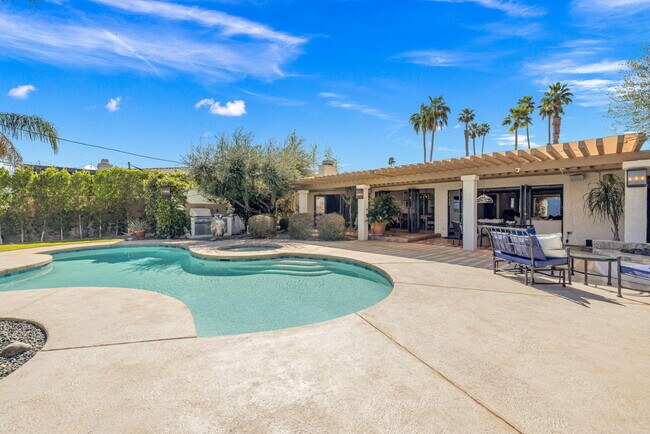 Building Photo - 46310 Shadow Mountain Dr