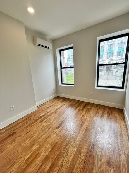 282 Baldwin Ave 1R - 272 Baldwin Ave