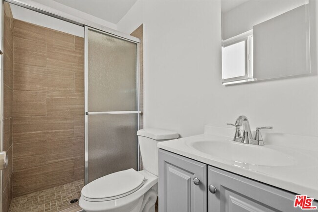 Building Photo - 628 Huntley Dr