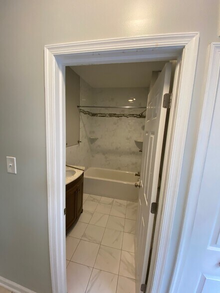 Building Photo - 1708 Mifflin St