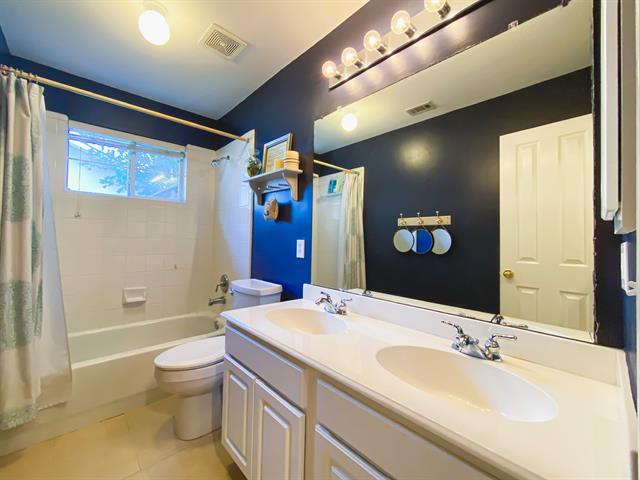 Building Photo - 7247 Brennans Dr