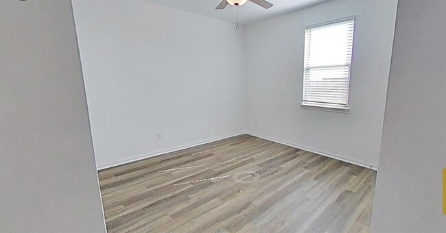 Building Photo - 22700 Elyson Falls Dr