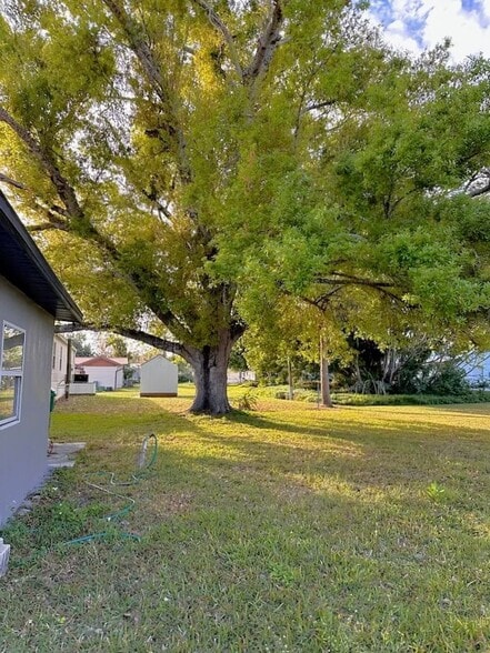 Building Photo - COMING SOON!!! Charming 3 Bedroom 1 Bathroom Home in Punta Gorda!