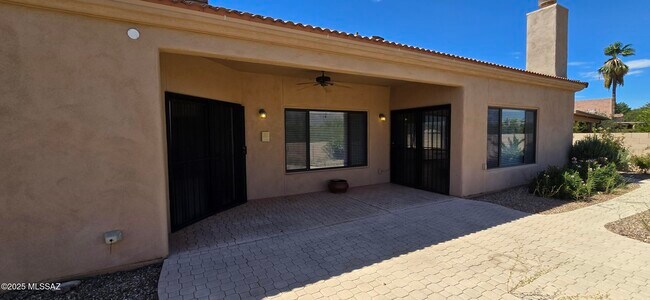 Building Photo - 7659 E Park View Dr