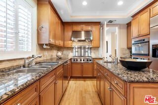 Building Photo - 132 S Maple Dr