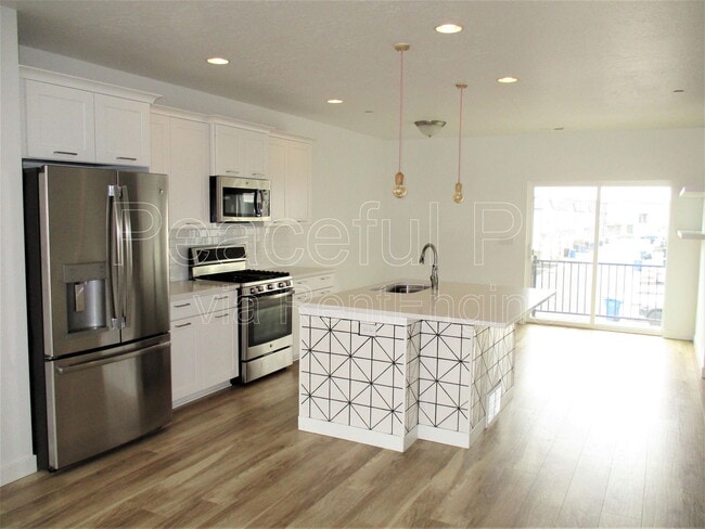 Building Photo - 84 N 1100 W