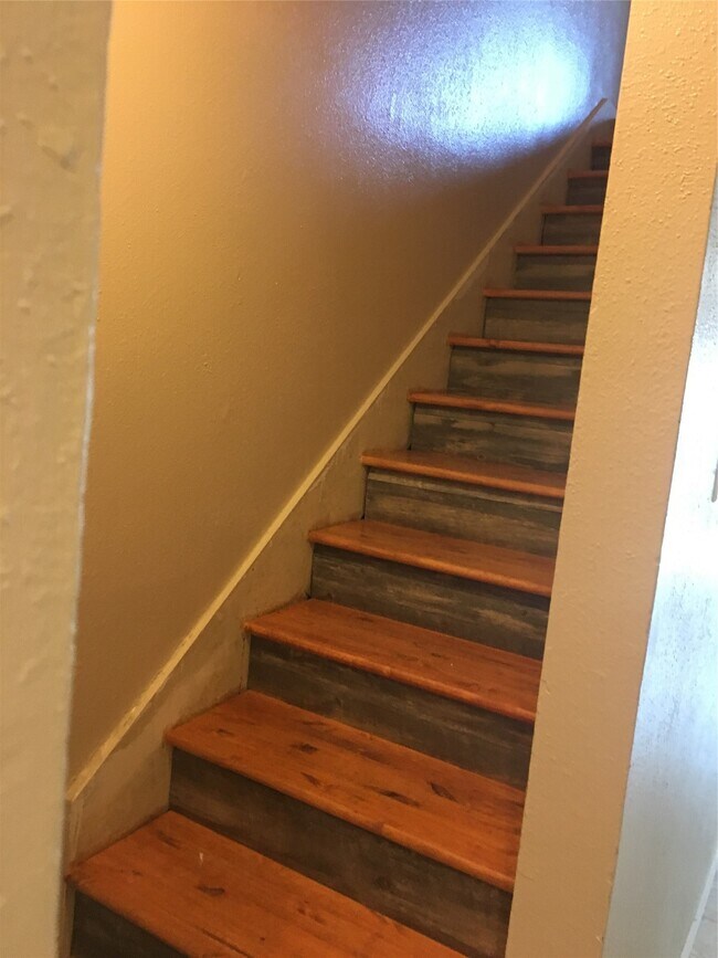 Building Photo - 7952 Grove Ridge Dr