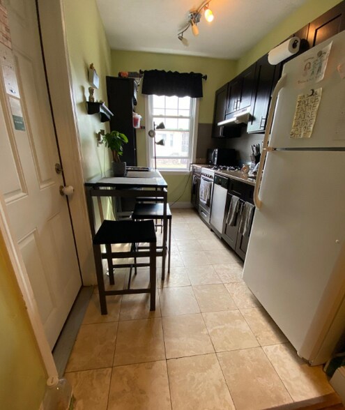 Primary Photo - 22 Chiswick Rd