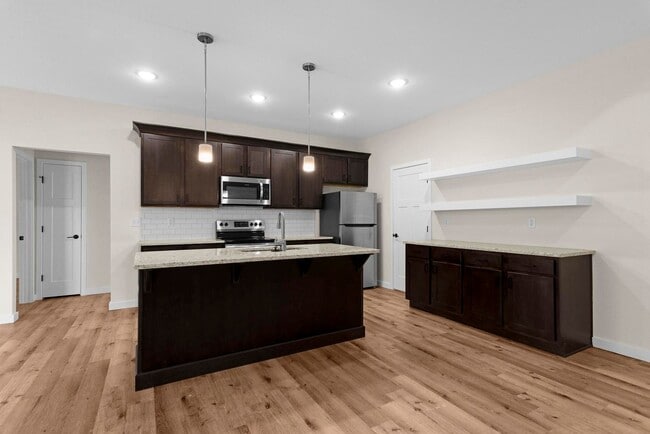 Building Photo - New 3 bedroom 2 bathroom