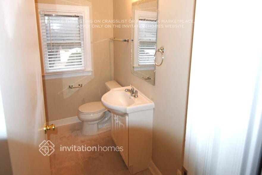 Building Photo - 9326 S 54th Ct