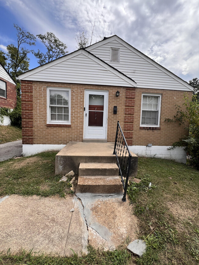 Front of the House - 4704 Upshaw St