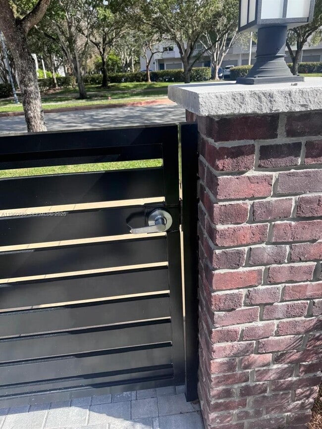 Building Photo - 750 NW 82nd Ter