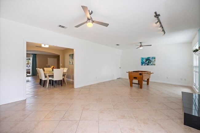 Building Photo - 818 Plum Tree Ln