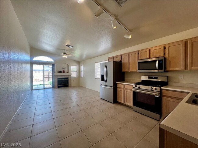 Building Photo - 7100 Village Shore Ct