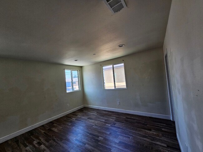 Building Photo - 23(1456,1458)