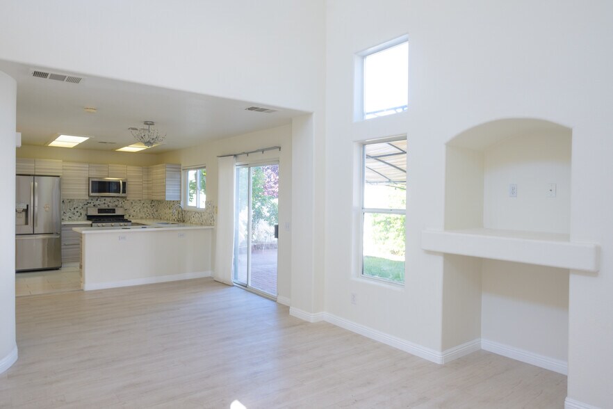 Building Photo - 7924 Horn Tail Ct