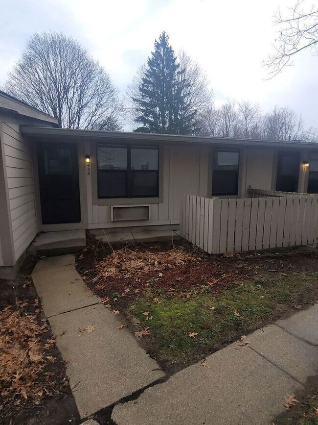 Building Photo - 446 Cedargate Court-446