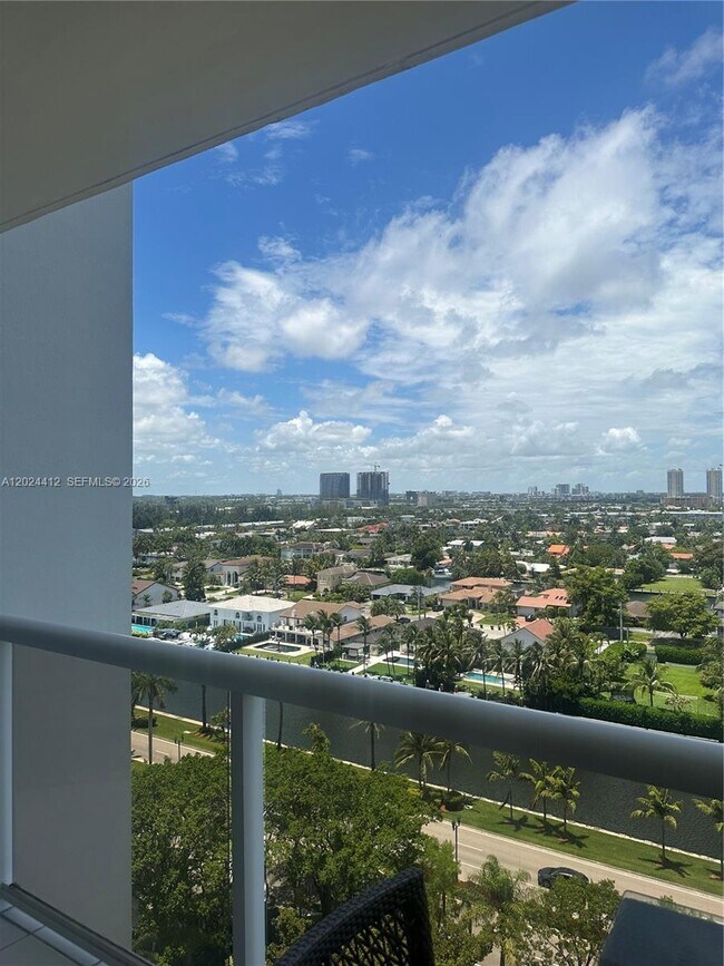 Building Photo - 3640 Yacht Club Dr