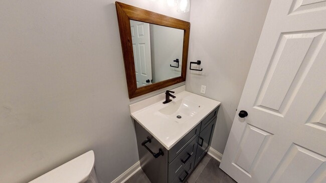 Building Photo - Modern 3-Level Townhome in Monaca – 2 Bed,...