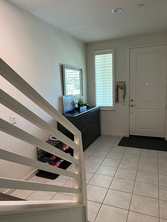Building Photo - Rooms for Rent in Irvine's Great Park