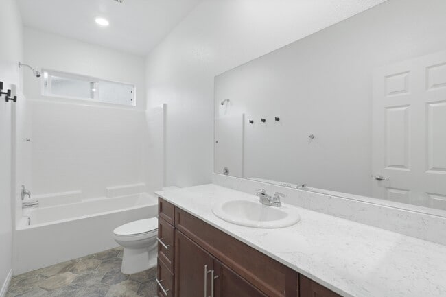 Building Photo - 3511 Pear Ct