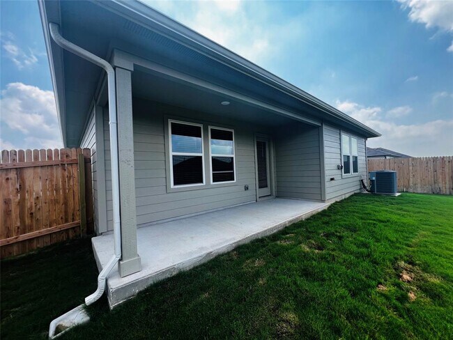 Building Photo - 315 Darwin Pl