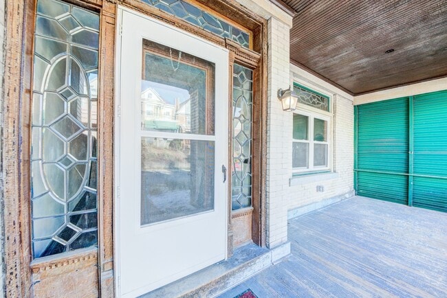 Building Photo - 426 Edgemont St