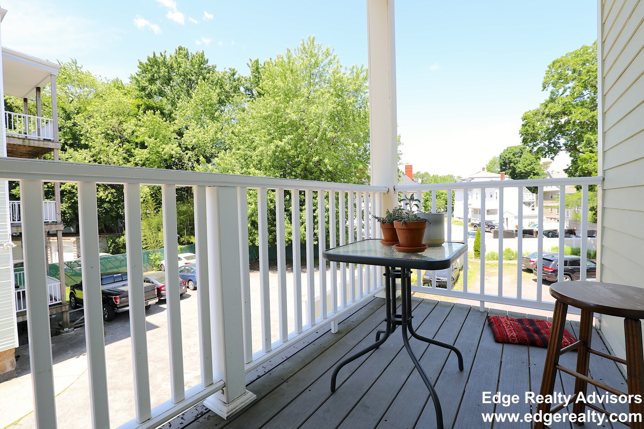 Building Photo - 77 Easton St