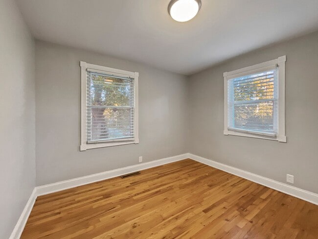 Building Photo - Stunning 4-Bed, 2.5-Bath Corner Lot Home with Modern Upgrades & Detached Garage – Move-In Ready!