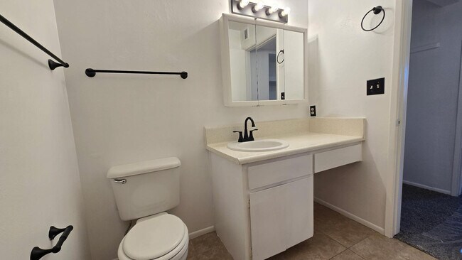 Building Photo - 4917 N 73rd St