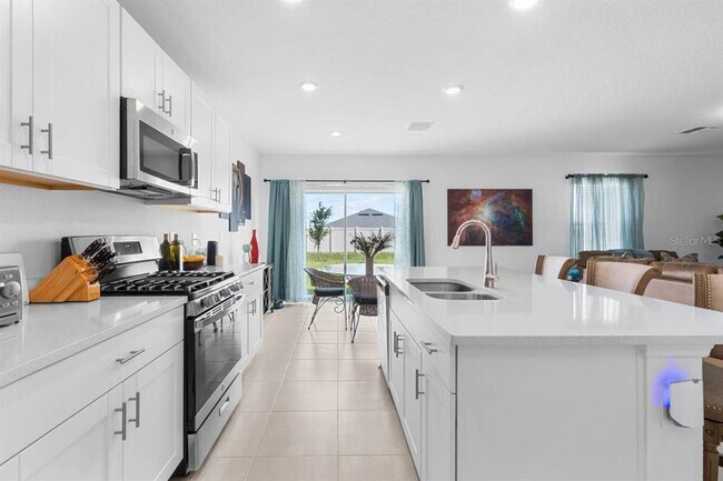 Building Photo - 13524 Camelot Ct