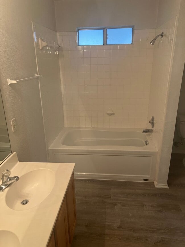 Building Photo - 2709 Haven Dr