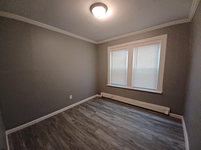 Building Photo - 721 Drexel Ave