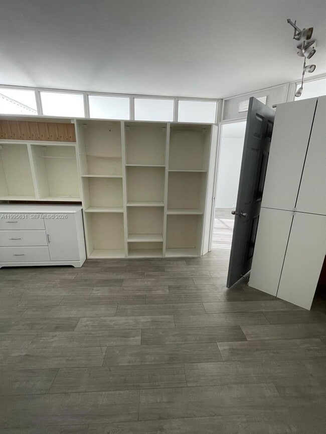 Building Photo - 2750 NE 183rd St