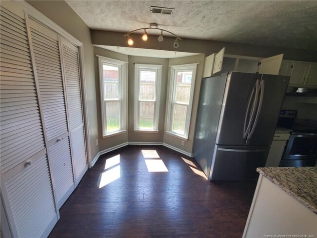 Building Photo - 1734 Winnabow Dr