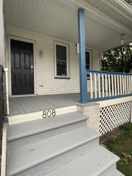 Primary Photo - 808 Belmont Ave