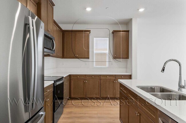 Building Photo - 4812 Sicily Dr