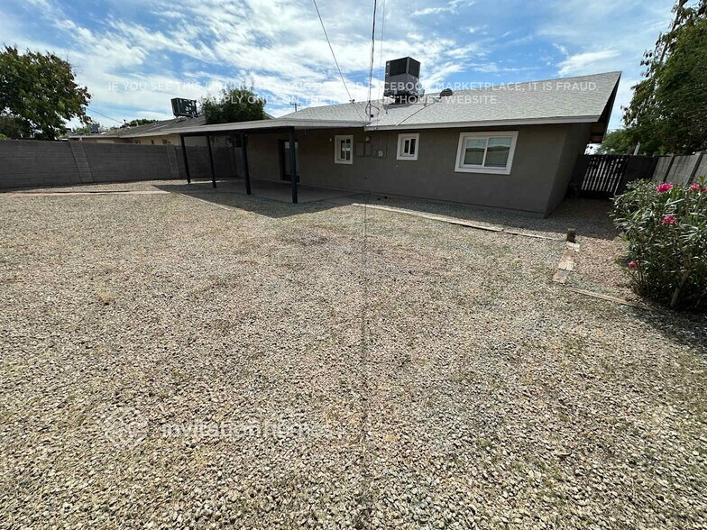 Building Photo - 934 E Loma Vista Dr