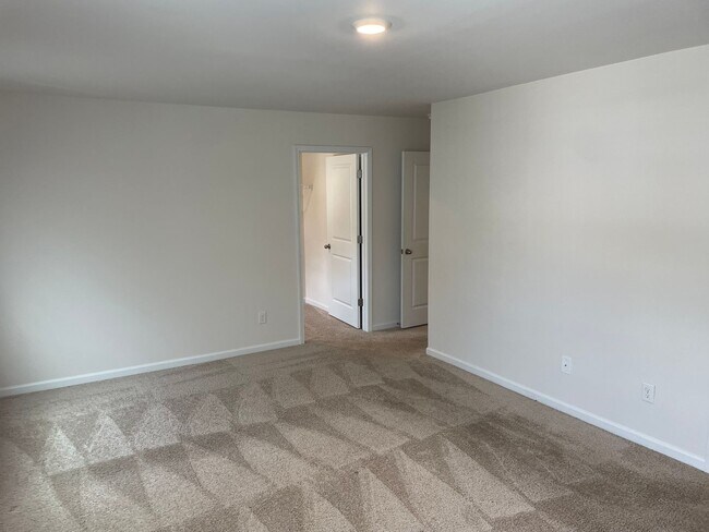 Building Photo - Complimentary Rent for a July ONLY Move in...