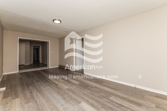 Building Photo - 921 Dennison Ave