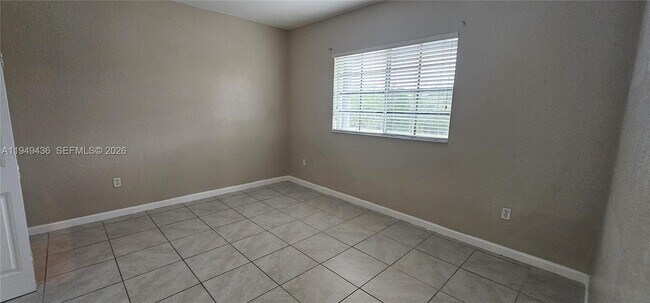 Building Photo - 2711 NE 4th St