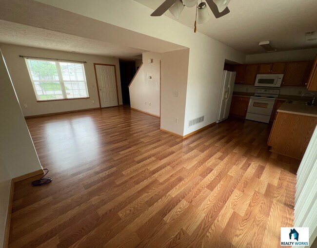 Building Photo - 3 Bedroom townhome available soon!