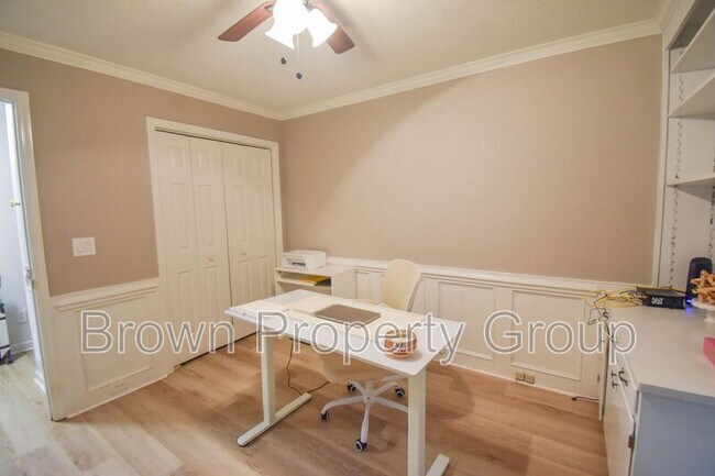 Building Photo - 1651 Greenock Ave