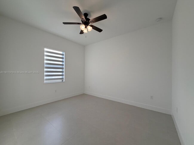 Building Photo - 1144 Mobley St E