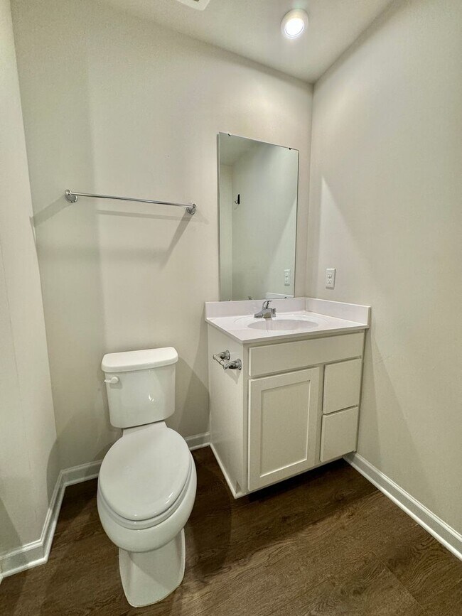 Building Photo - 4 Bedroom, 2.5 Bath Home w/ Office and 2 Car Garage