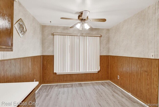Building Photo - 7420 Drexel St