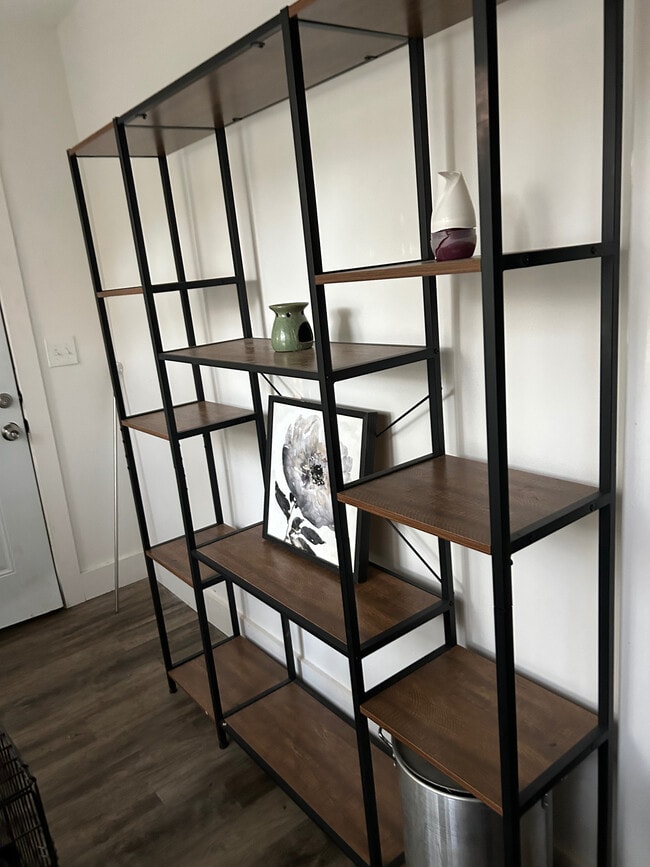 Building Photo - Room in House on Welch St SW