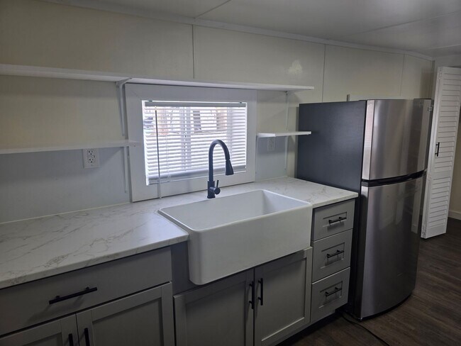 Building Photo - Updated 1-Bedroom, 1-Bathroom Home – $995/Month