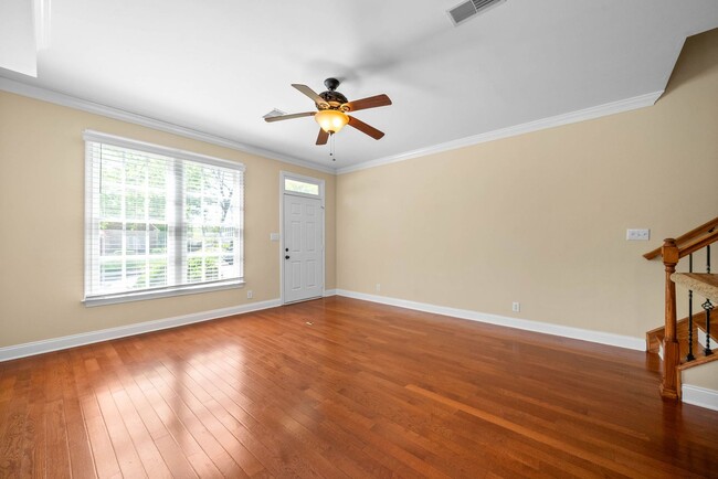 Building Photo - 2 Bedroom 2 1/2 Bath Dog Friendly Condo Fo...